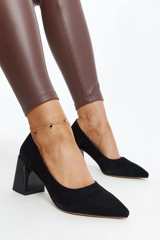 Juodos odinės pompos su Vinceza kulnu Juodos odinės pompos su Vinceza kulnu