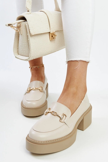 Smėlio spalvos dirbtinės... 2