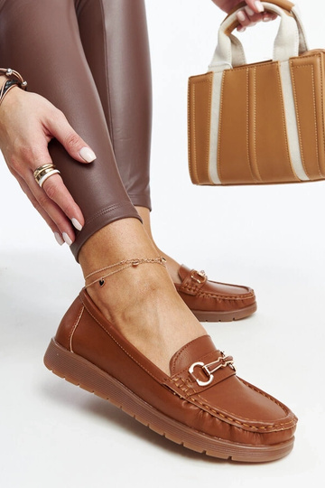 Anisah Brown sagtimi mokasinai