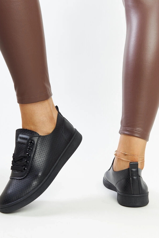 Juodi dirbtinės odos sportbačiai Yusra Juodi dirbtinės odos sportbačiai Yusra