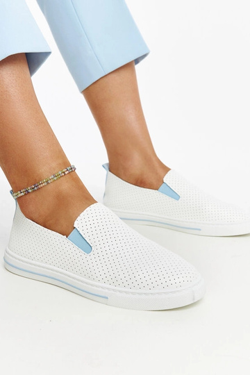 Baltos pusbačkės Sanan