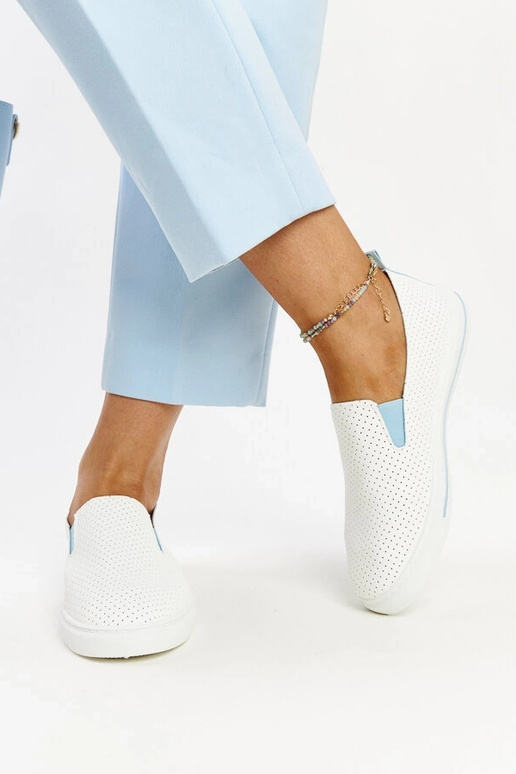 Baltos pusbačkės Sanan