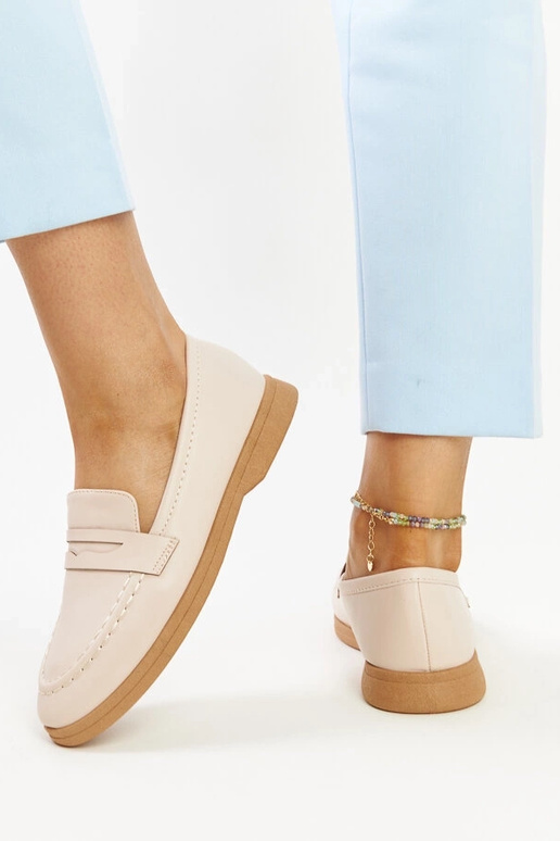 Šviesiai smėlio spalvos klasikiniai...