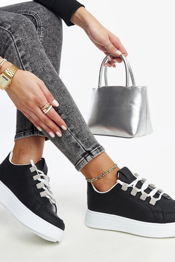 Juodi sportbačiai su storu Walida padu 2