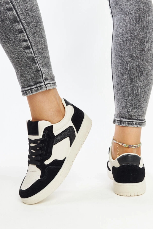 Juwan juodi ir balti blizgantys...