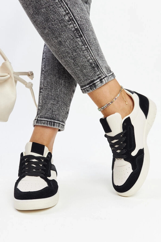 Juwan juodi ir balti blizgantys...