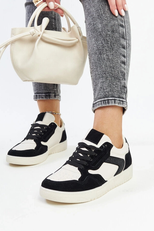 Juwan juodi ir balti blizgantys...