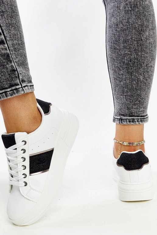 Balti-juodi sportiniai bateliai su...