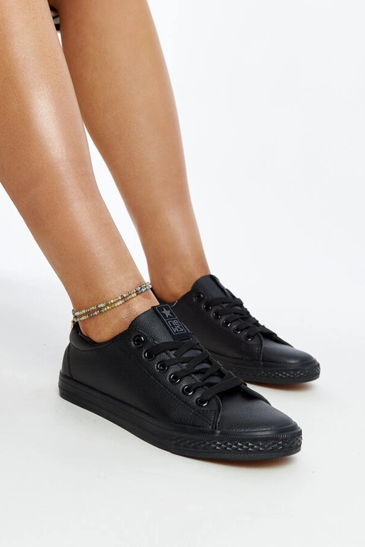 Juodi dirbtinės odos sportbačiai Luz