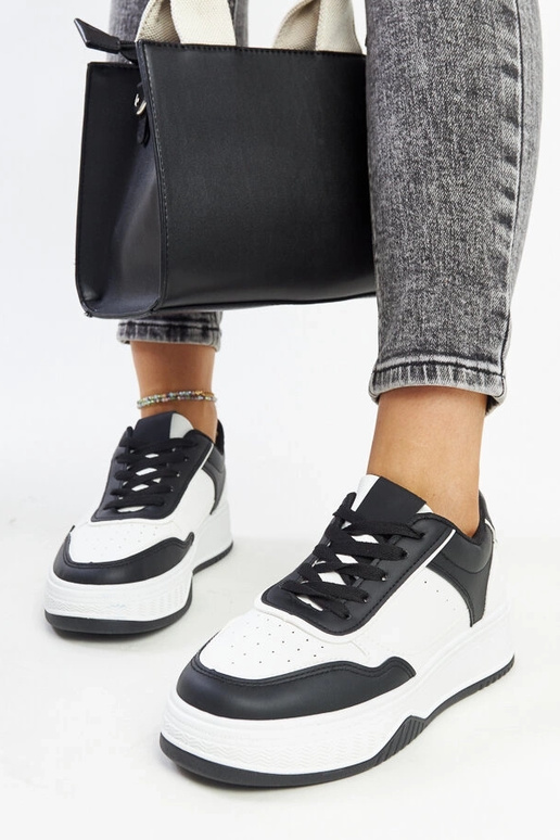 Juodos ir baltos spalvos sportbačiai...