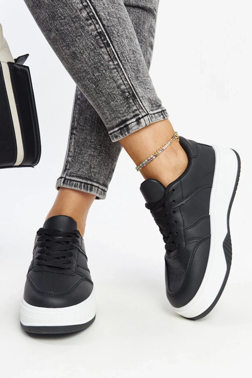 Juodi sportbačiai storesniu padu Rafida