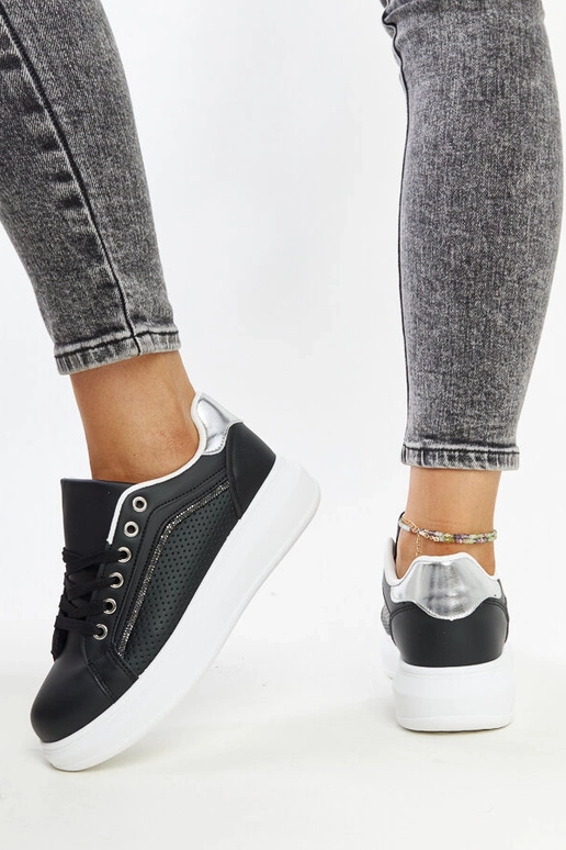 Juodi sportbačiai su dekoratyviniais...