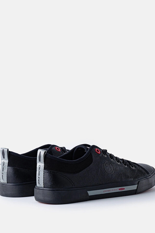 Juodi vyriški sportiniai bateliai... Juodi vyriški sportiniai bateliai...