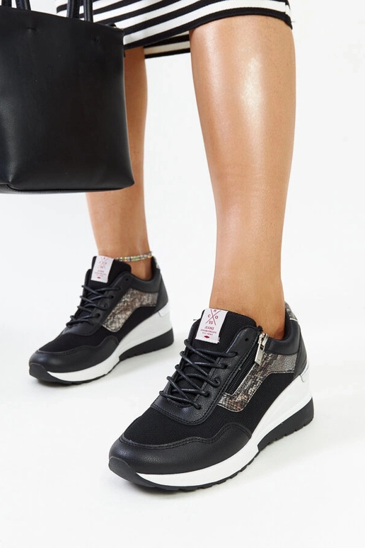 Juodi moteriški sportbačiai su...