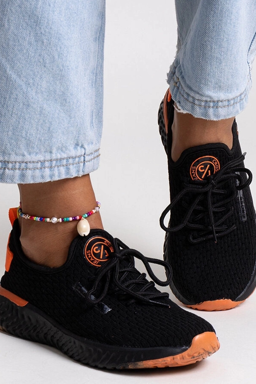 Juodo audinio sportbačiai moterims...