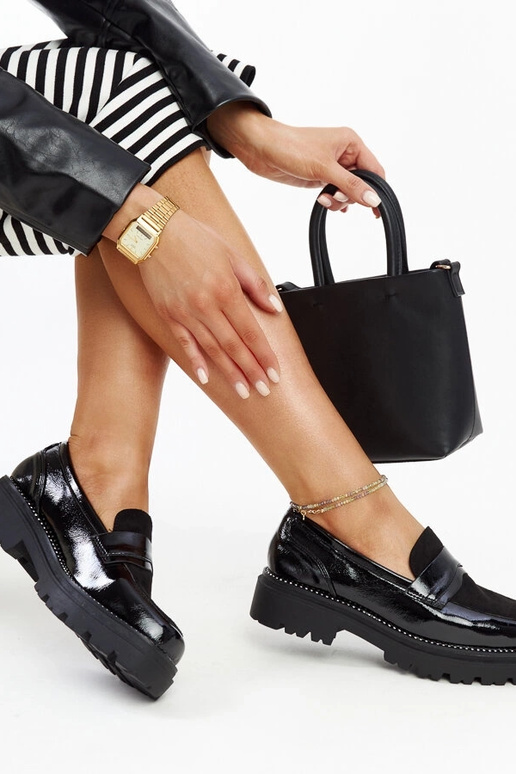 Juodi lakuotos odos batai su Kirsi...