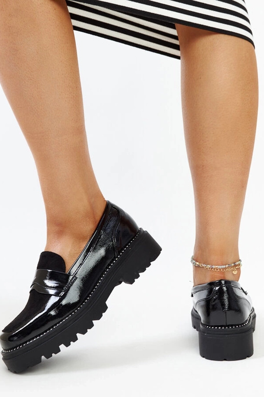 Juodi lakuotos odos batai su Kirsi...