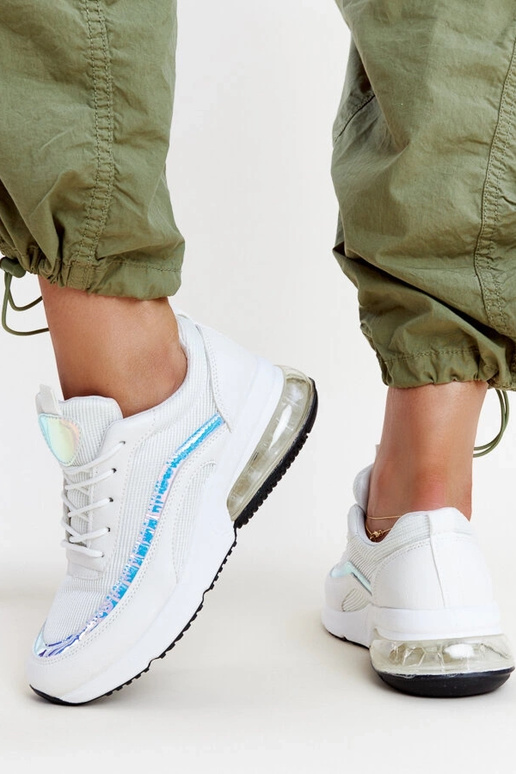 Baltos sportbačiai su hologramomis Jelka