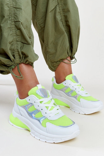 Matea balti ir geltoni...