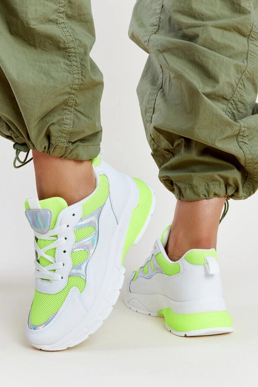 Matea balti ir geltoni stambūs...