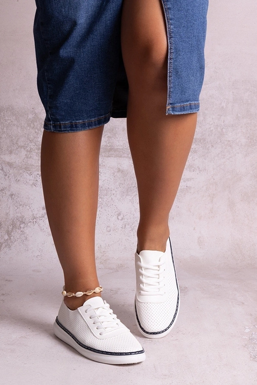 Balti ir tamsiai mėlyni ažūriniai...