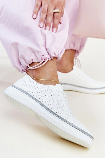 Balti ir pilki ažūriniai...