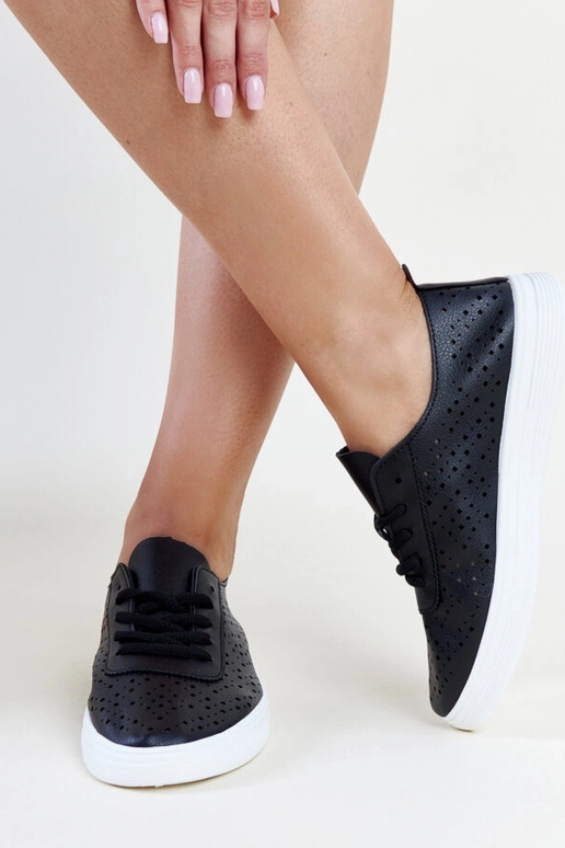 Juodi ažūriniai Manoek sportbačiai