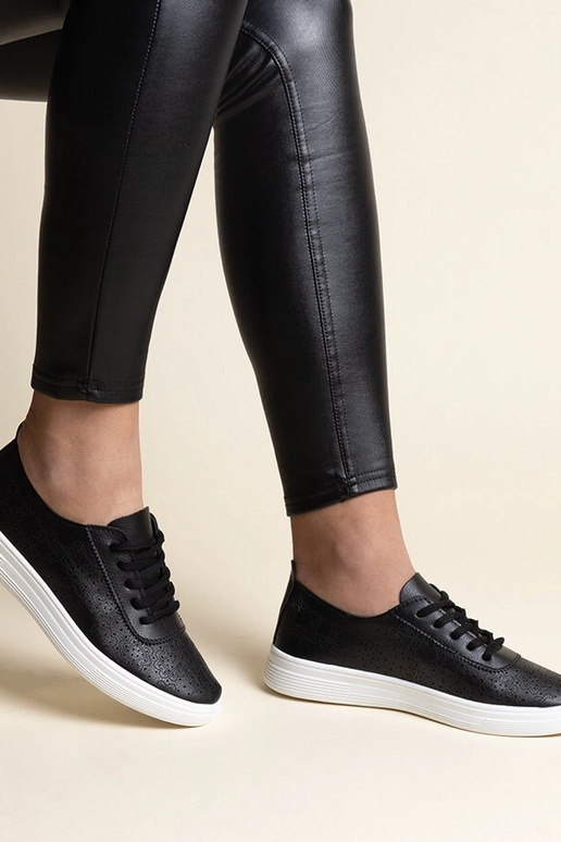 Juodi dirbtinės odos sportbačiai Whitley