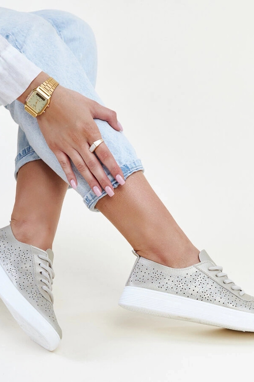 Auksiniai dirbtinės odos sportbačiai... Auksiniai dirbtinės odos sportbačiai...