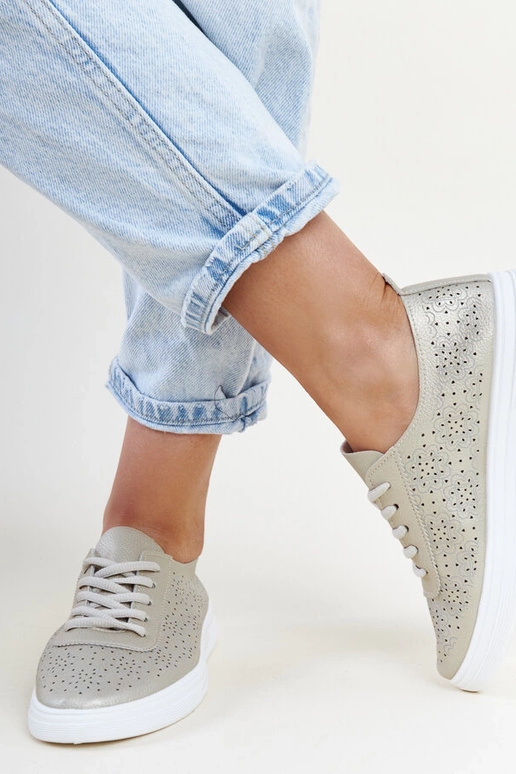 Auksiniai dirbtinės odos sportbačiai... Auksiniai dirbtinės odos sportbačiai...