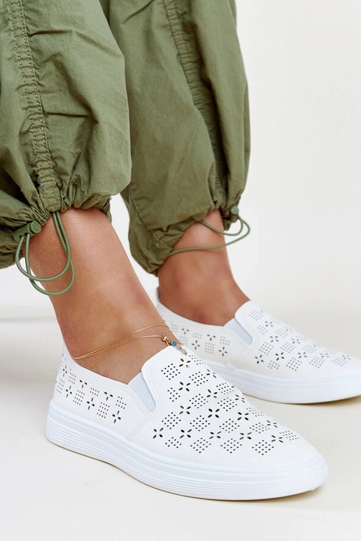 Hilal balti užsegami sportbačiai Hilal balti užsegami sportbačiai