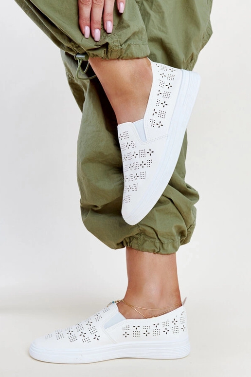 Hilal balti užsegami sportbačiai Hilal balti užsegami sportbačiai