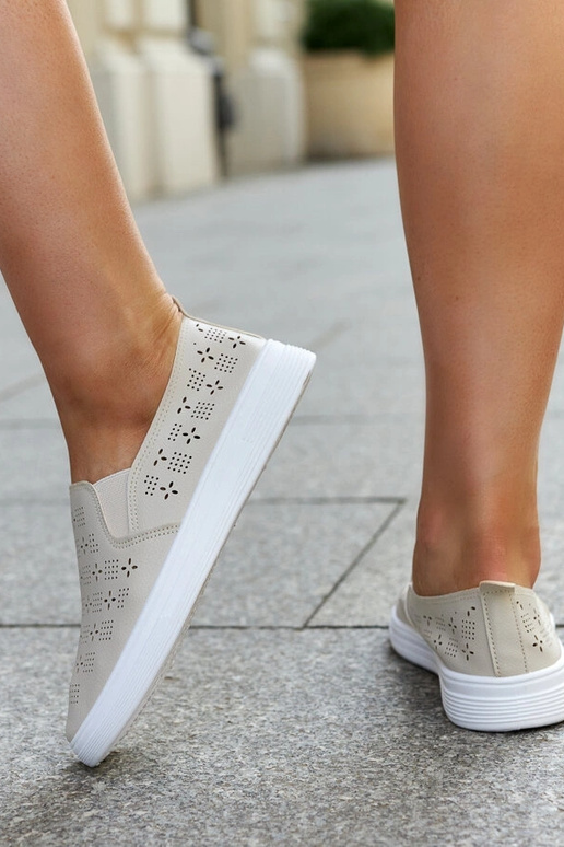 Smėlio spalvos Hilal užsegami... Smėlio spalvos Hilal užsegami...