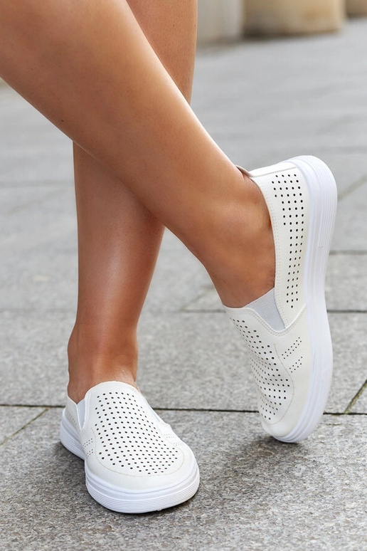 Šviesiai rudos perforuotos...