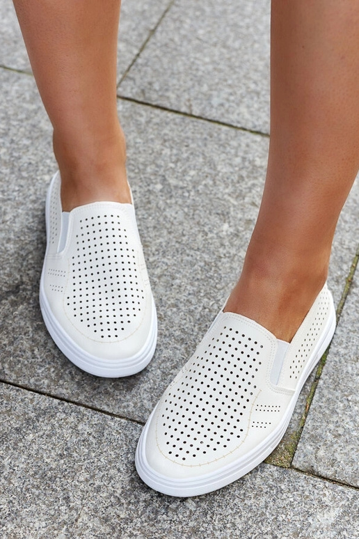 Šviesiai rudos perforuotos...