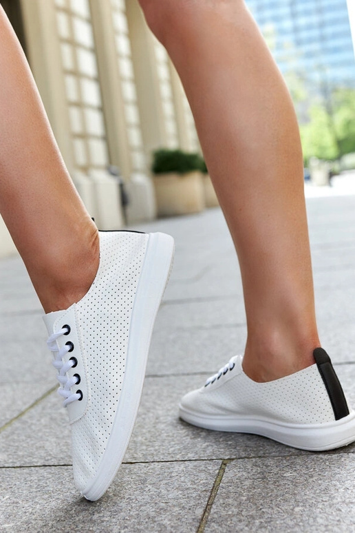 Balti ažūriniai Katinka sportbačiai