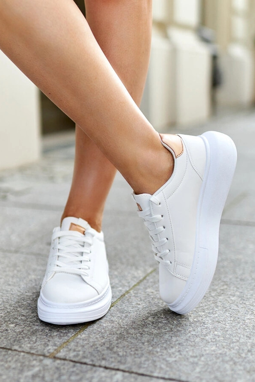 Balti sportbačiai storu padu Ivalu