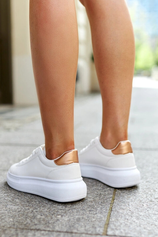 Balti sportbačiai storu padu Ivalu