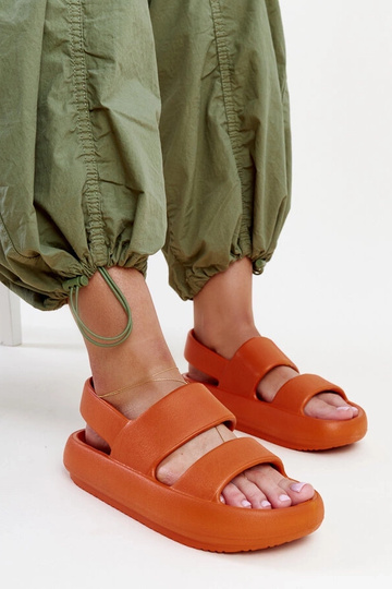 Attiana oranžiniai sandalai