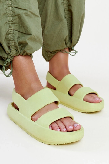 Attiana Green sandalai