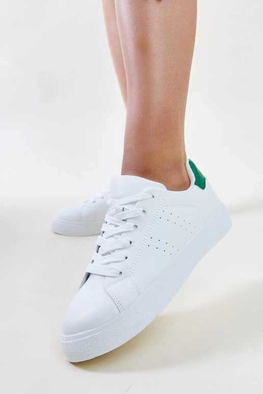 Akila baltos ir žalios spalvos... Akila baltos ir žalios spalvos...