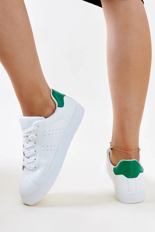 Akila baltos ir žalios spalvos... Akila baltos ir žalios spalvos...