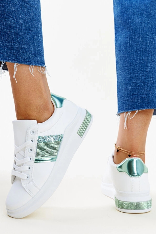 Baltos ir žalios spalvos sportbačiai... Baltos ir žalios spalvos sportbačiai...