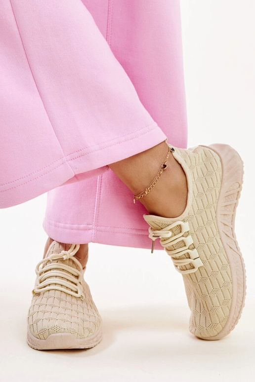 Smėlio spalvos audinio sportbačiai... Smėlio spalvos audinio sportbačiai...