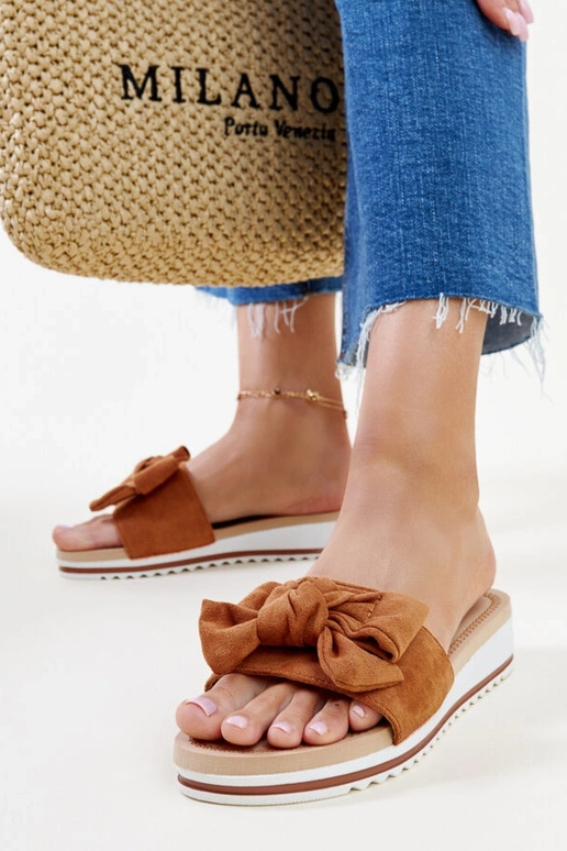 Michailos rudos žemakulnės šlepetės Michailos rudos žemakulnės šlepetės