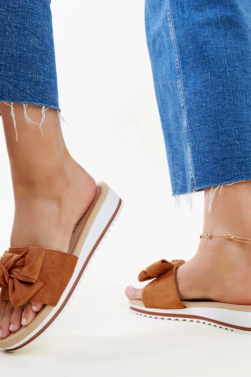 Michailos rudos žemakulnės šlepetės Michailos rudos žemakulnės šlepetės