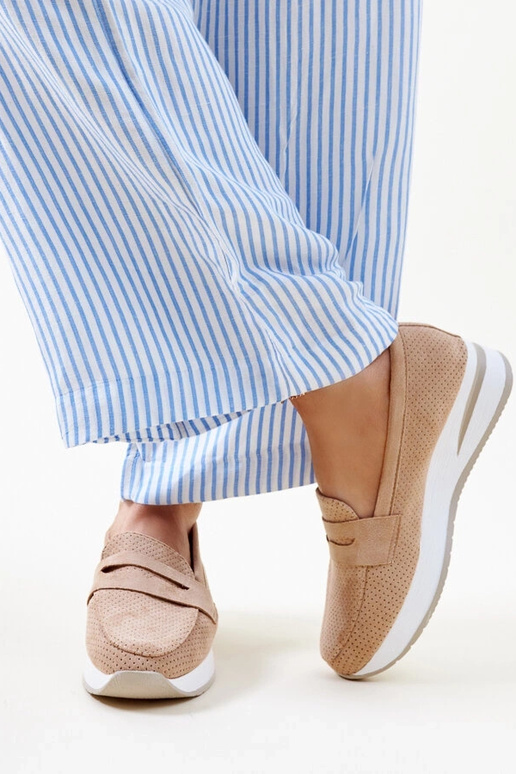 Rudi perforuoti Muna batai