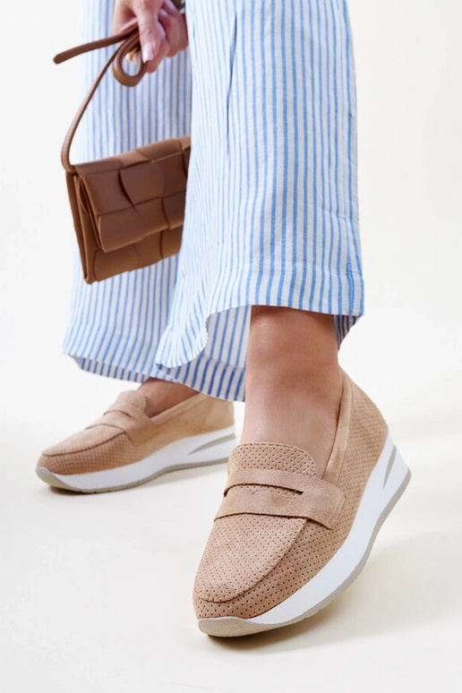 Rudi perforuoti Muna batai