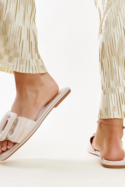 Smėlio spalvos šlepetės su Ganema...