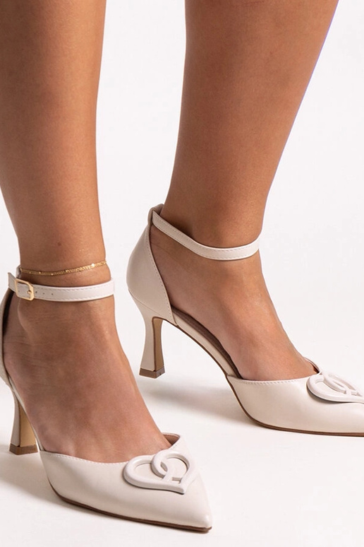 Kopūstinės su odiniu įdėklu ant žemo...